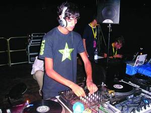 DJ REVERSE