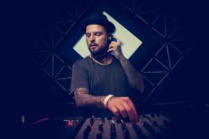 Adam Shelton