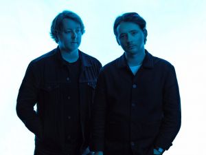 TENDER DUO ELECTRO POP IN TOUR